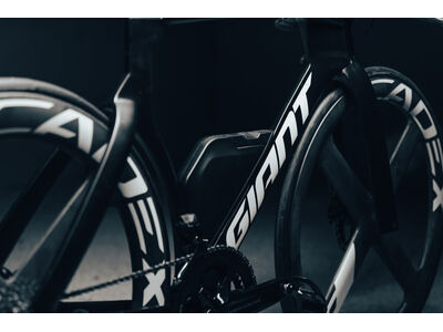 Cadex Aero 4 Spoke 1K Tubeless Disc-Brake DB FW click to zoom image