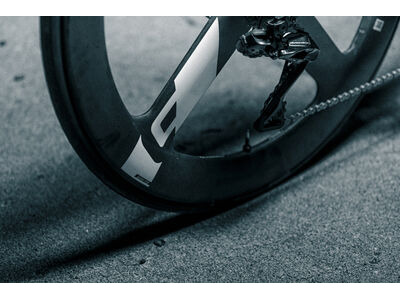 Cadex Aero 4 Spoke 1K Tubeless Disc-Brake DB RW HG & XDR click to zoom image