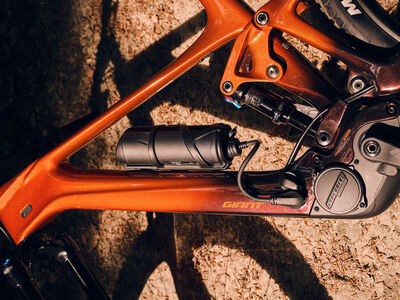 Giant EnergyPak Plus 200 click to zoom image