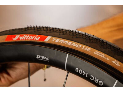 Vittoria Terreno T10 Hardpack 700x45c Gravel Endurance Brown G2.0 Tubeless Ready click to zoom image