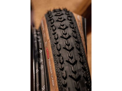 Vittoria Terreno T80 Coarse Loose 700x40c Gravel Endurance Brown G2.0 Tubeless Ready click to zoom image