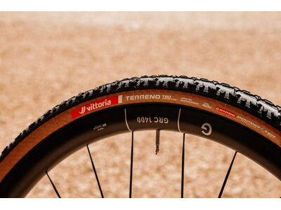 Vittoria Terreno T80 Coarse Loose 700x40c Gravel Endurance Brown G2.0 Tubeless Ready click to zoom image