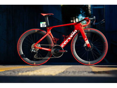 Vittoria Corsa Pro 700x28c Fold TLR Red Vuelta LTD G2.0 click to zoom image