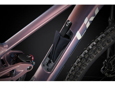 LIV Intrigue X 2 click to zoom image