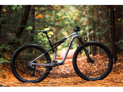 LIV Pique Advanced SL 2 Dreamy Blue / Black click to zoom image